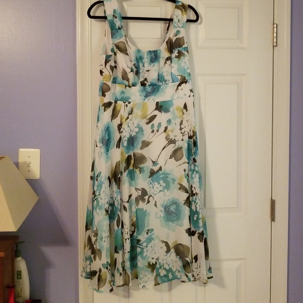 Fit to flare Dressbarn dress